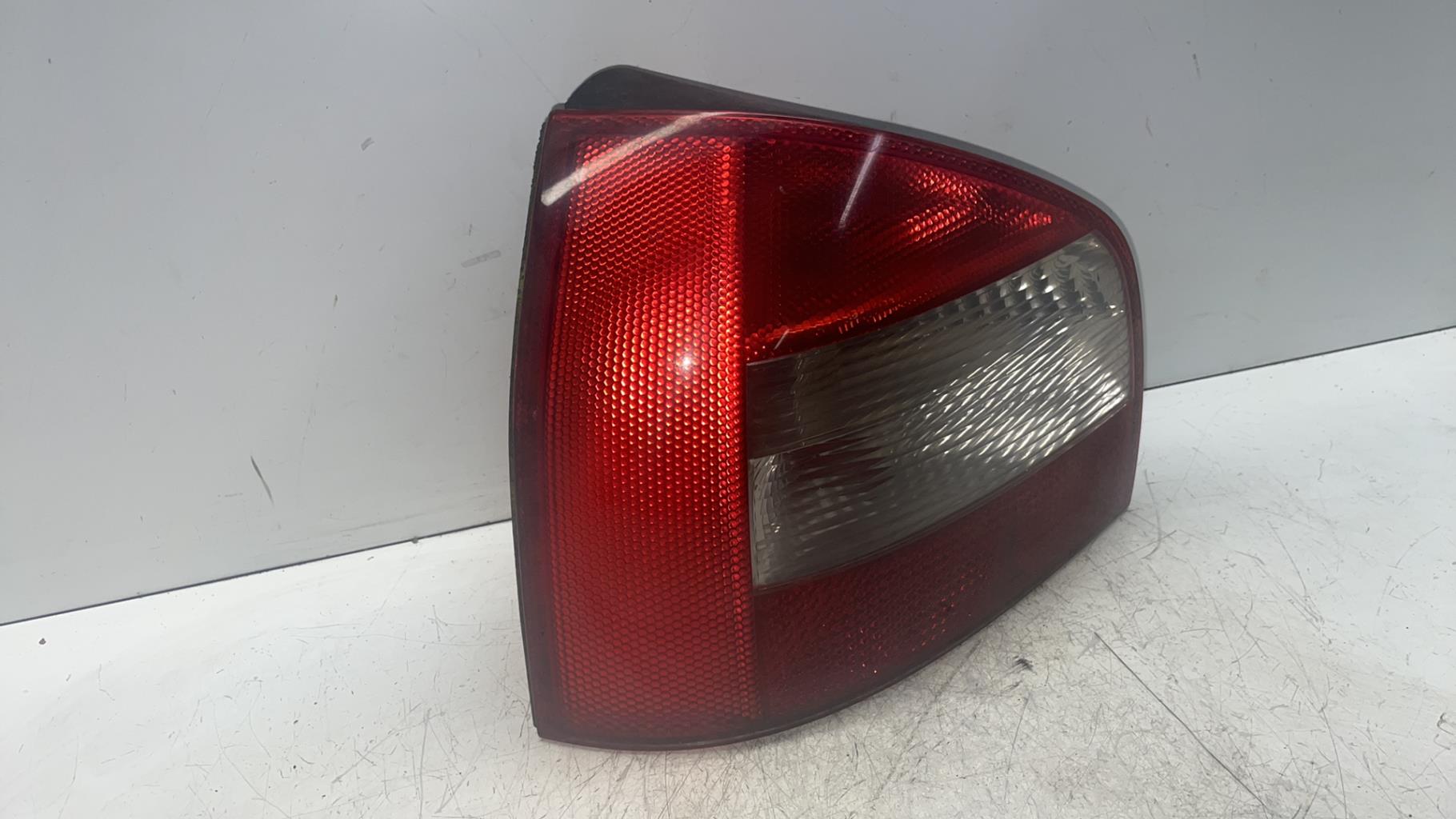 Fanale posteriore principale sinistro (luci) AUDI A3 1 PHASE 2 Diésel - 1