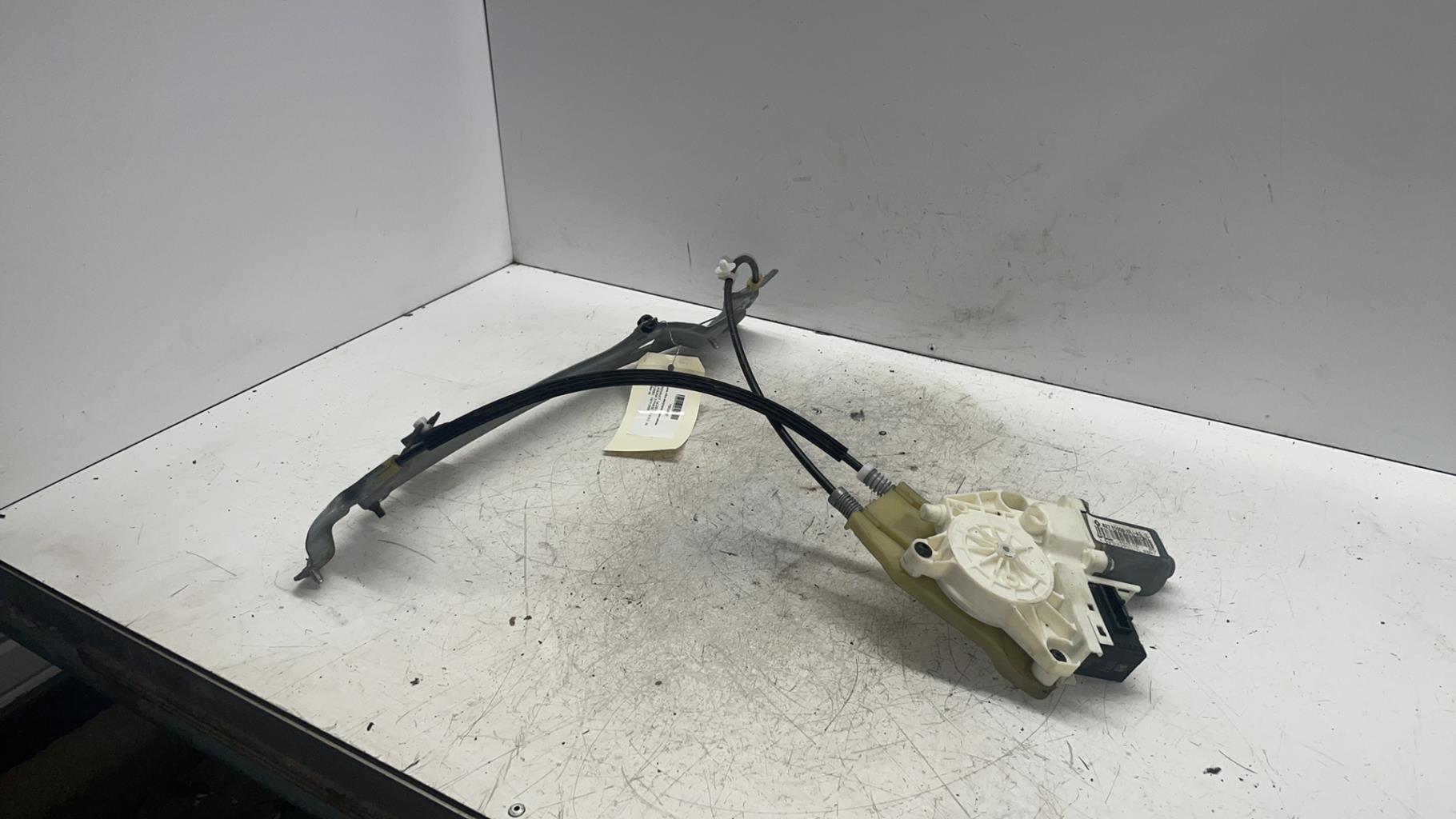 Alzacristalli elettrico posteriore sinistro RENAULT LAGUNA 3 PHASE 1 Diésel - 1
