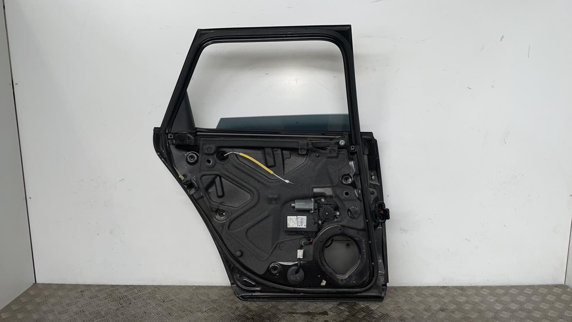 Porte arriere gauche AUDI A4 2 AVANT PHASE 2 BREAK Diesel - 1