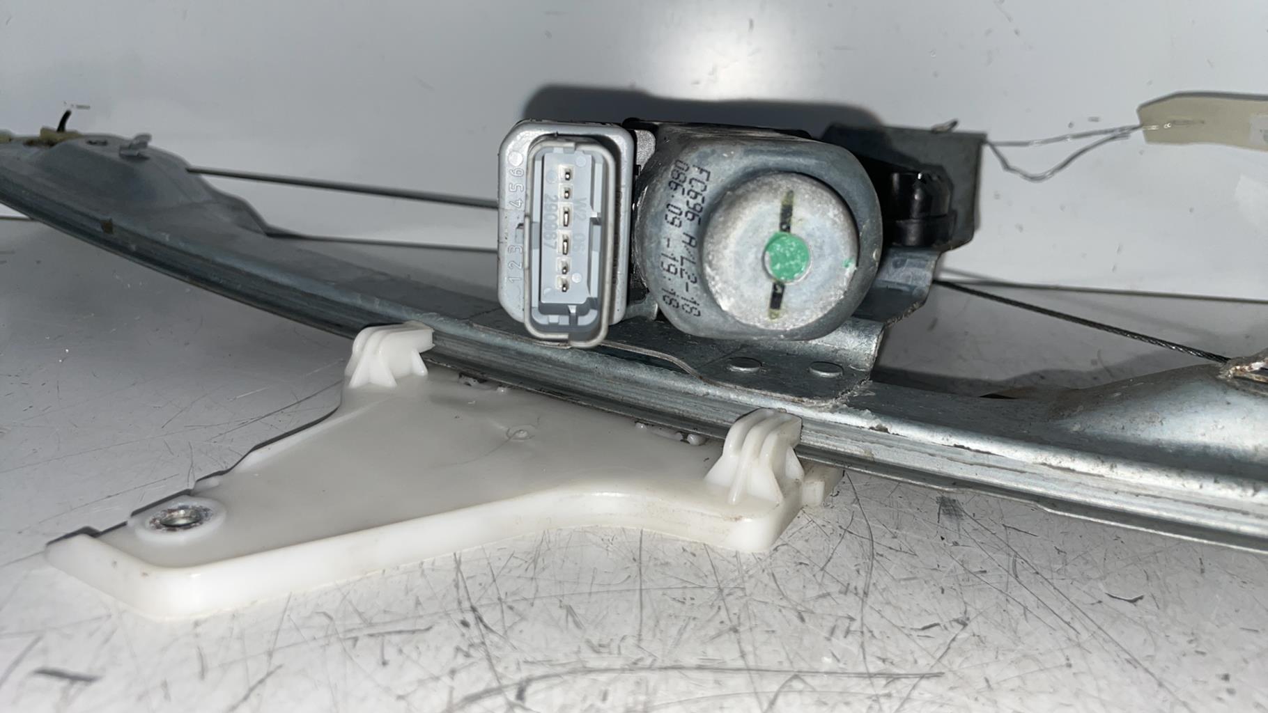 Alzacristalli elettrico posteriore sinistro CITROEN C4 PICASSO 1 Diésel - 1