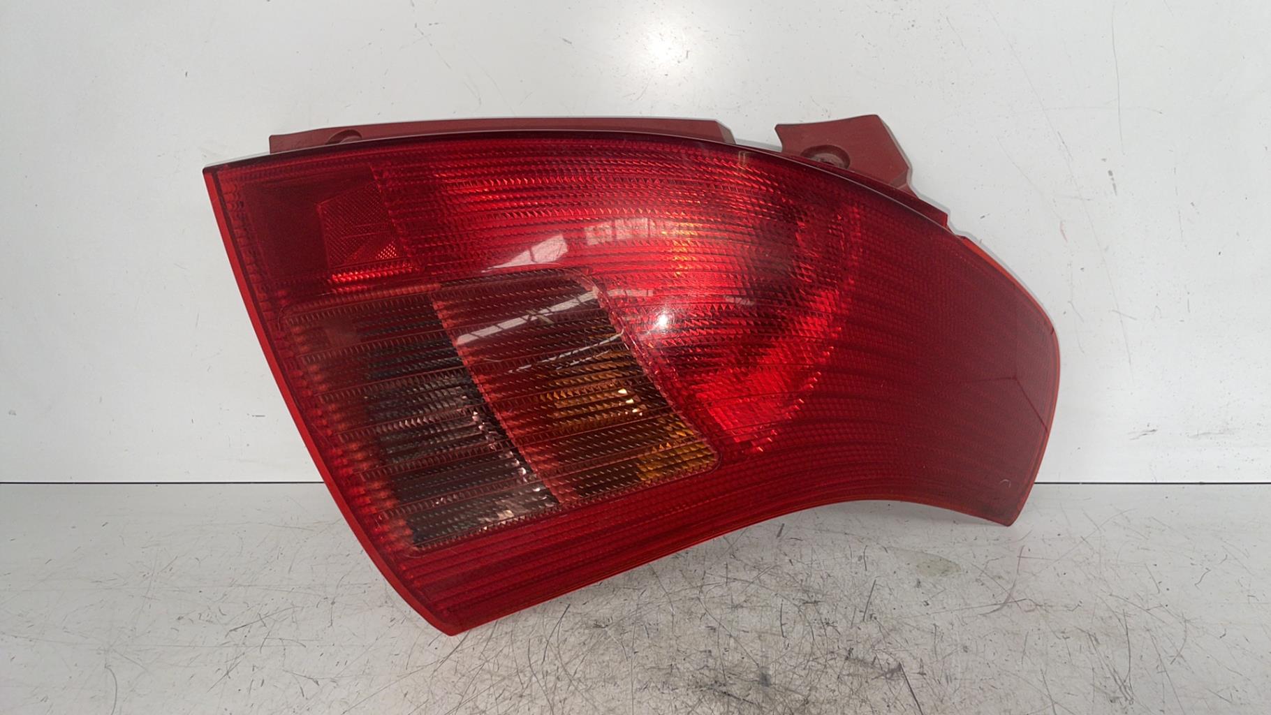 Fanale posteriore principale destro (luci) SUZUKI SWIFT 3 Gasolina - 1