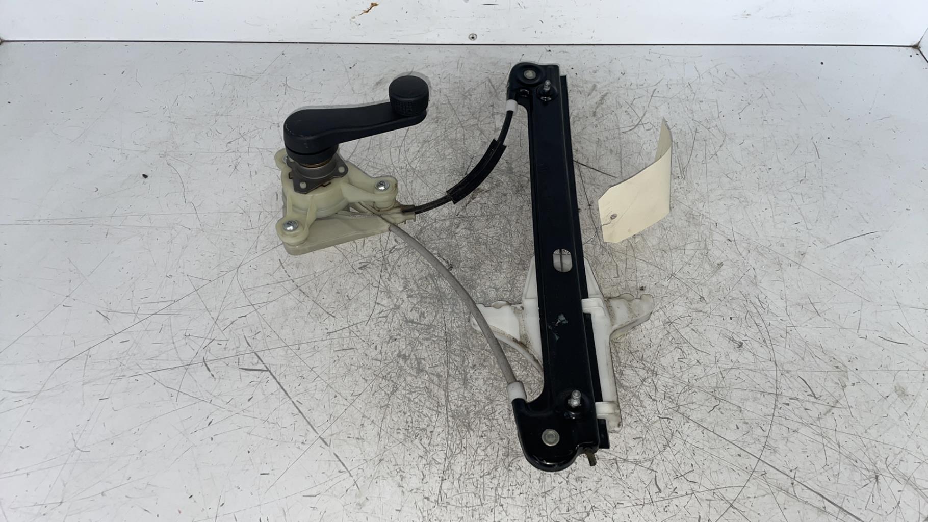 Alzacristalli manuale posteriore destro VOLKSWAGEN POLO 5 PHASE 1 Gasolina - 1