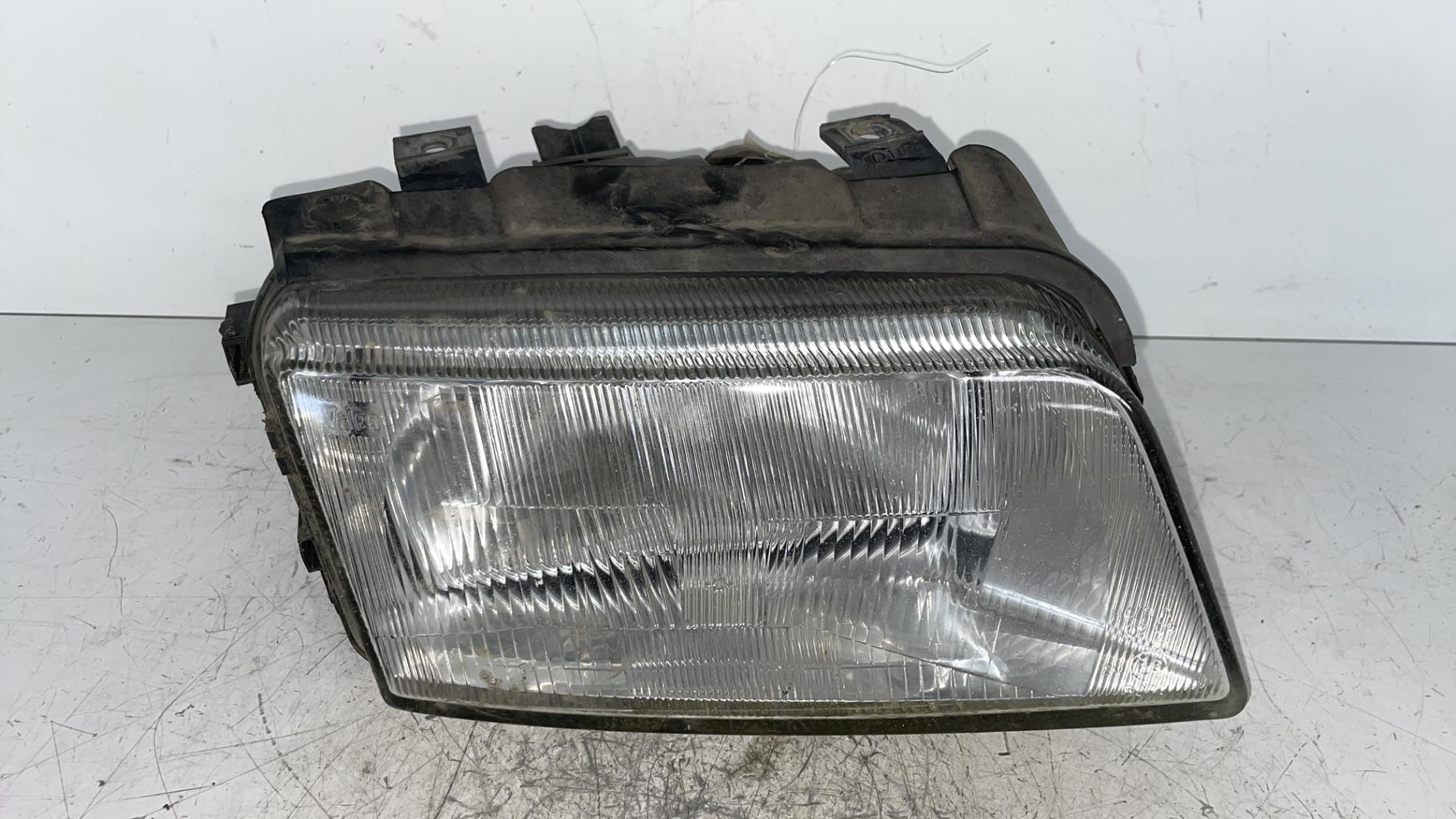 Gruppo ottico anteriore principale destro (luci)(faro) AUDI A4 1 PHASE 1 Gasolina - 1