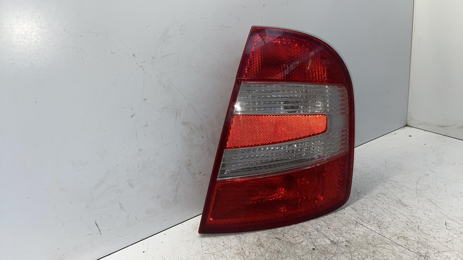 Fanale posteriore principale destro (luci) SKODA FABIA 1 PHASE 2 Gasolina - 1