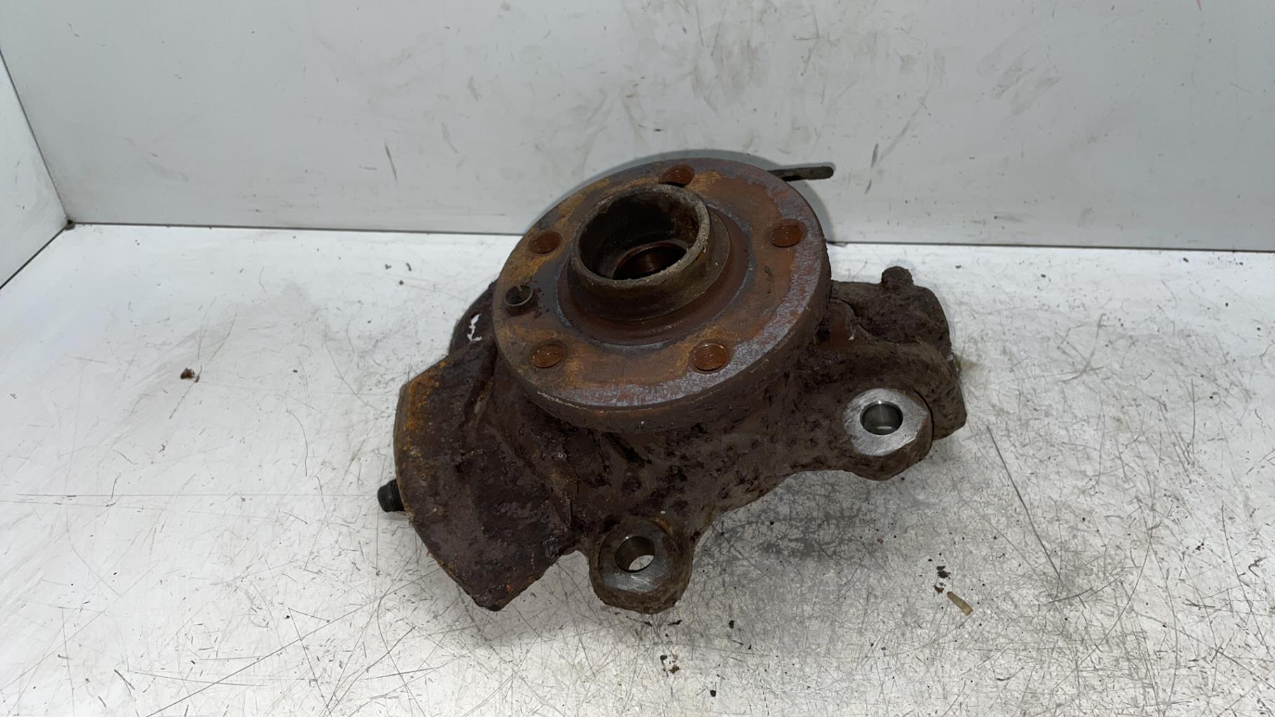 Moyeu avant droit VOLKSWAGEN TRANSPORTER 4 PHASE 2 Diesel - 1