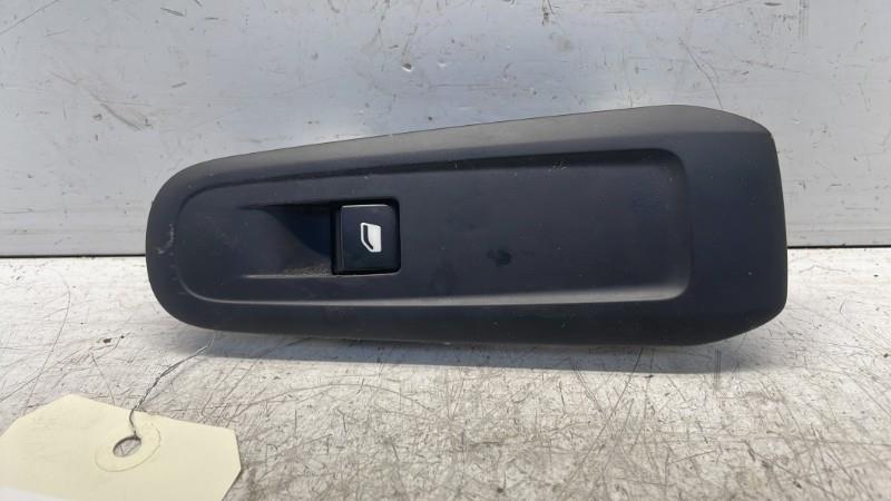 Interruttore lavacristalli anteriore destro PEUGEOT 308 2 SW PHASE 1 BREAK Diésel - 1