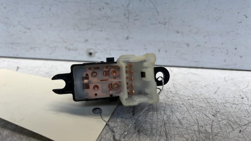 Interruttore lavacristalli posteriore sinistro NISSAN QASHQAI 2 PHASE 1 Diésel - 1