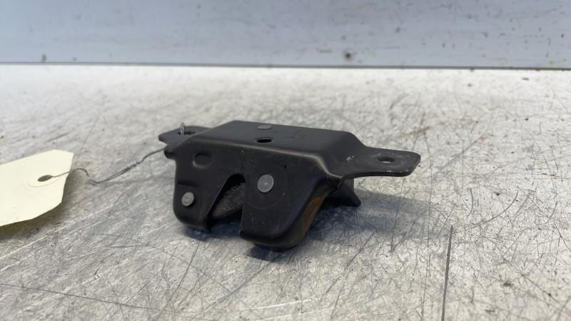 Serrure de hayon CITROEN SAXO PHASE 2 Essence - 1