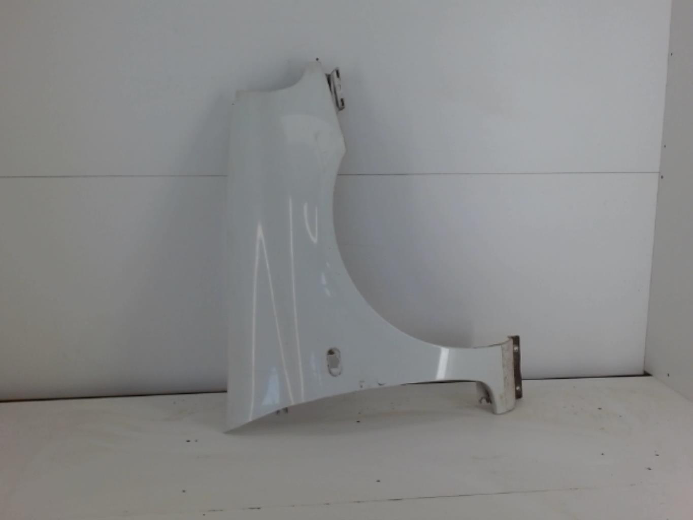 Aile avant droit RENAULT CLIO 2 PHASE 1  - 1