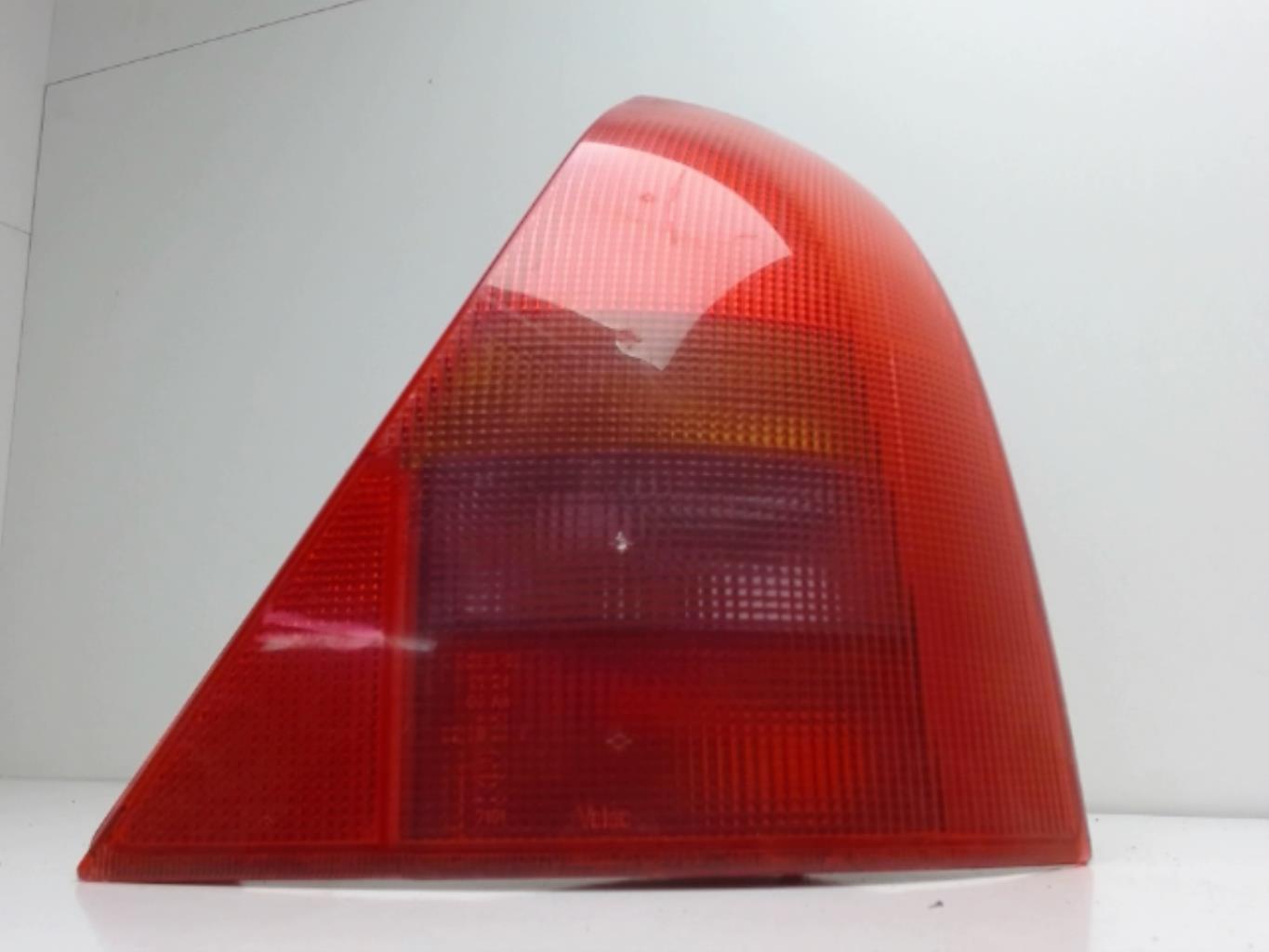 Feu arriere principal droit (feux) RENAULT CLIO 2 PHASE 1  - 1