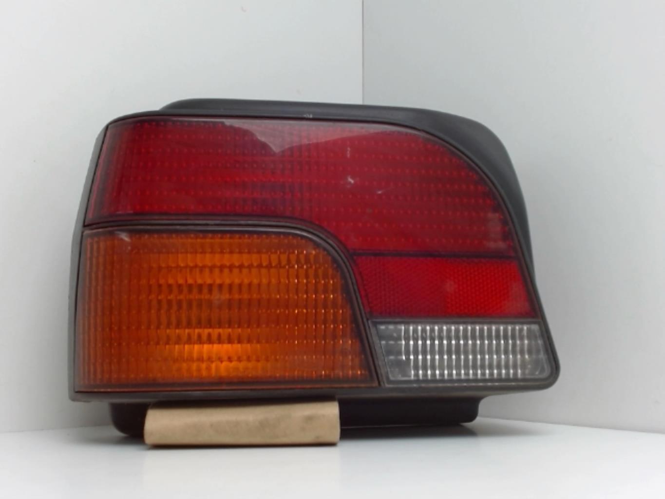 Feu arriere principal gauche (feux) ROVER 100 PHASE 1  - 1
