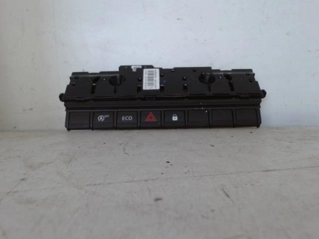 Bouton de warning RENAULT CLIO 5 PHASE 1 Diesel/Hybride - 1