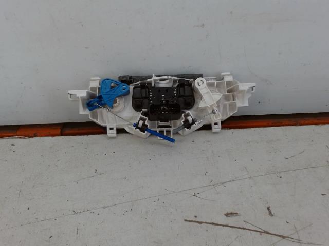 Commande chauffage RENAULT TWINGO 2 PHASE 2 Essence - 1