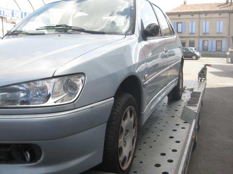 Bouton de warning PEUGEOT 306 PHASE 2 Essence - 1
