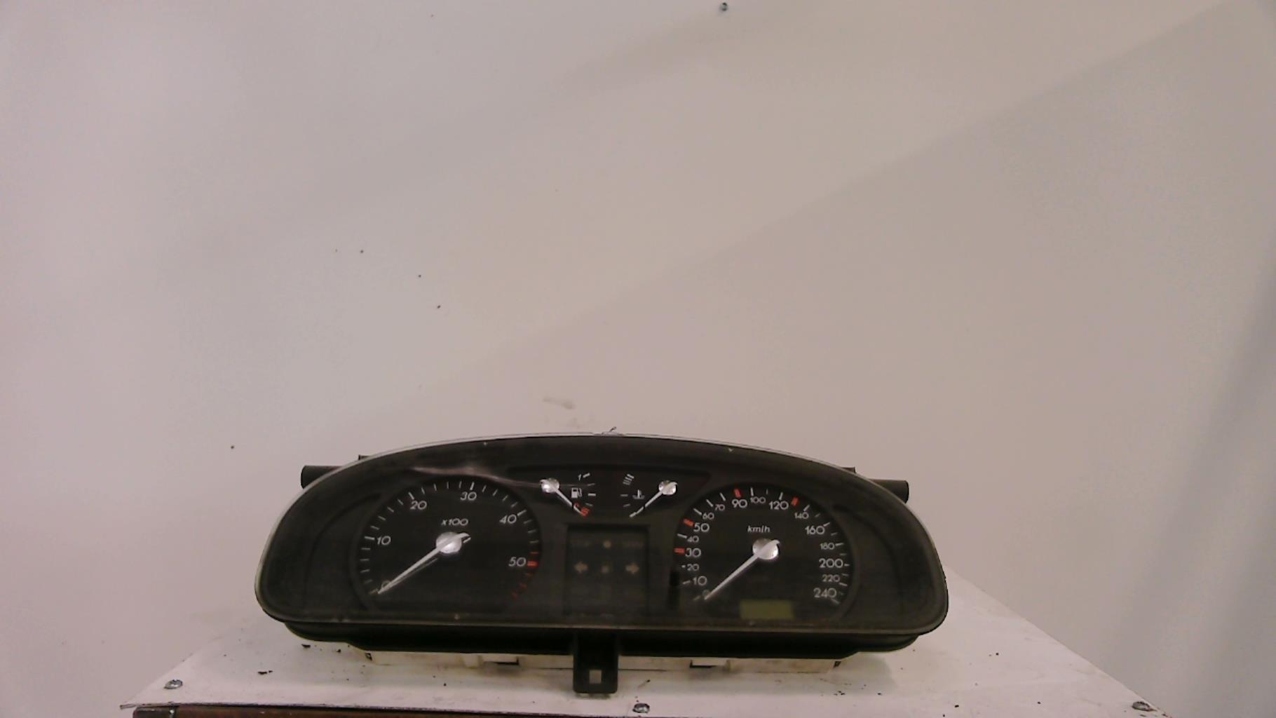 Compteur RENAULT LAGUNA 2 PHASE 1 BREAK Diesel - 1