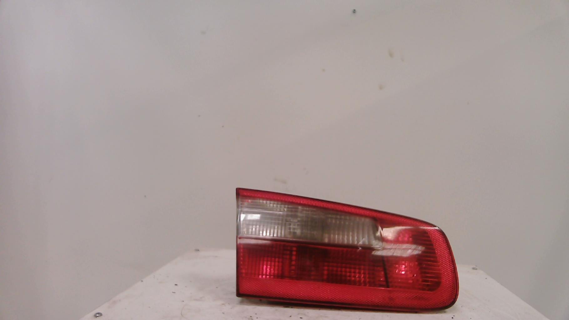 Feu arriere secondaire gauche (feux) RENAULT LAGUNA 2 PHASE 1 Diesel - 1