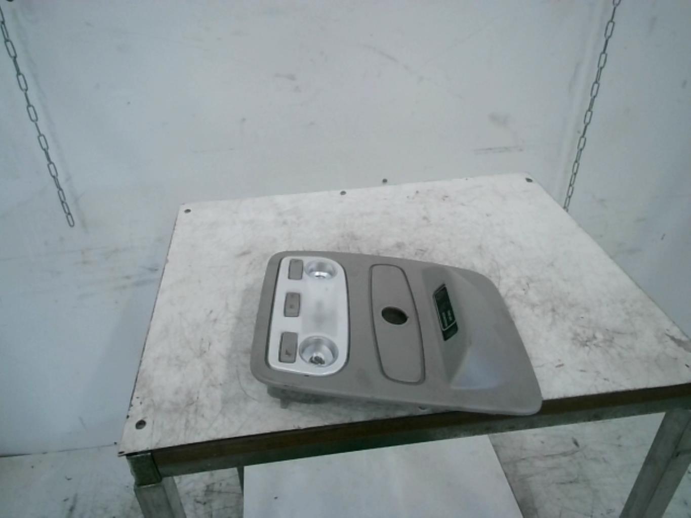 Eclairage de plafonnier RENAULT CLIO 4 PHASE 1  - 1
