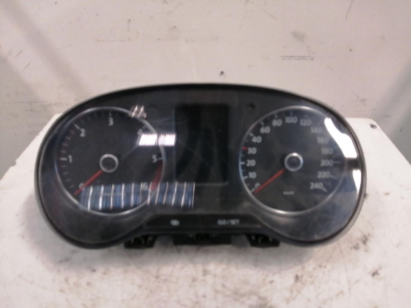 Compteur VOLKSWAGEN POLO 5 PHASE 1  - 1
