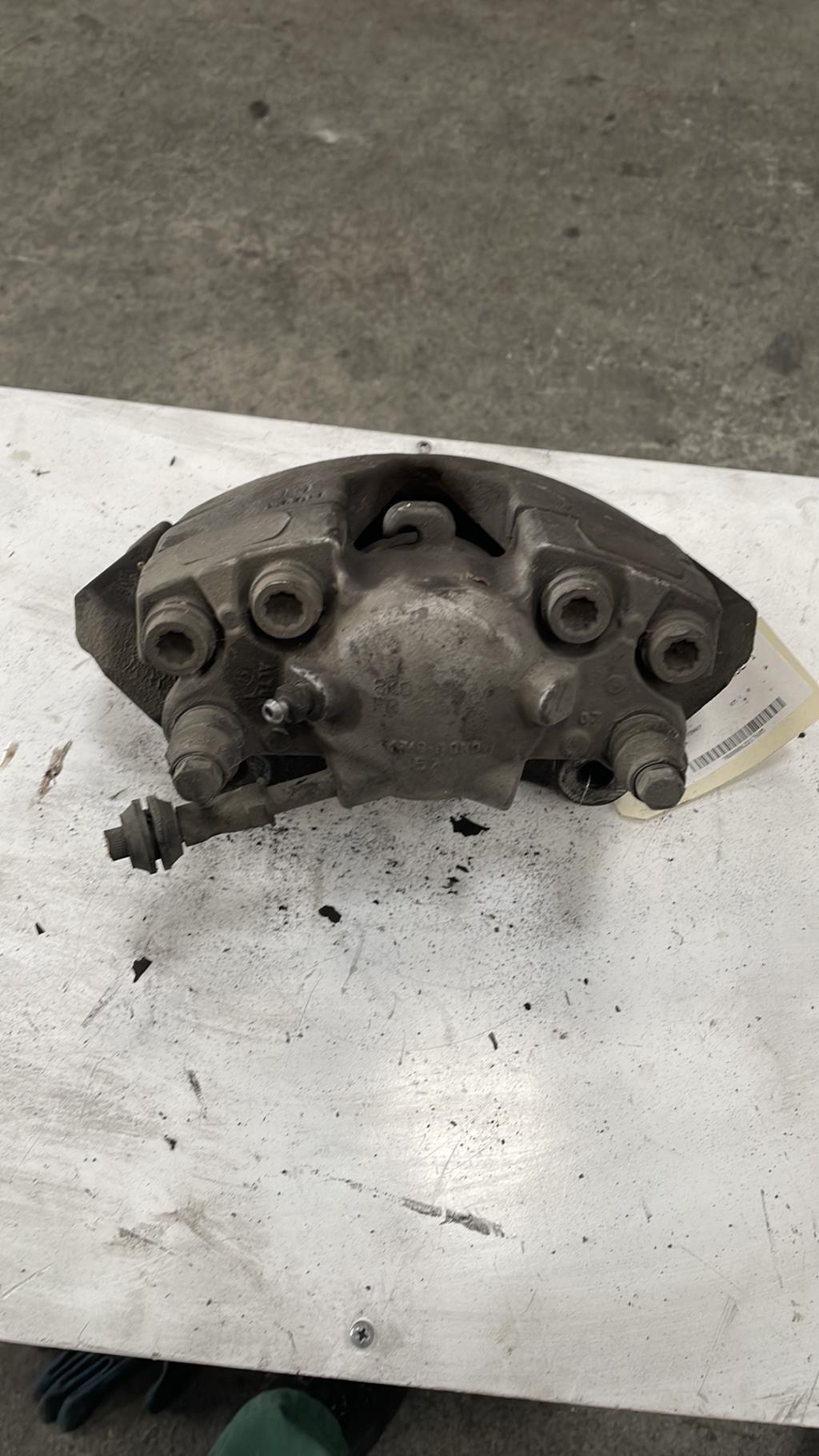 Etrier avant droit (freinage) AUDI A5 1 COUPE PHASE 1 Diesel - 1