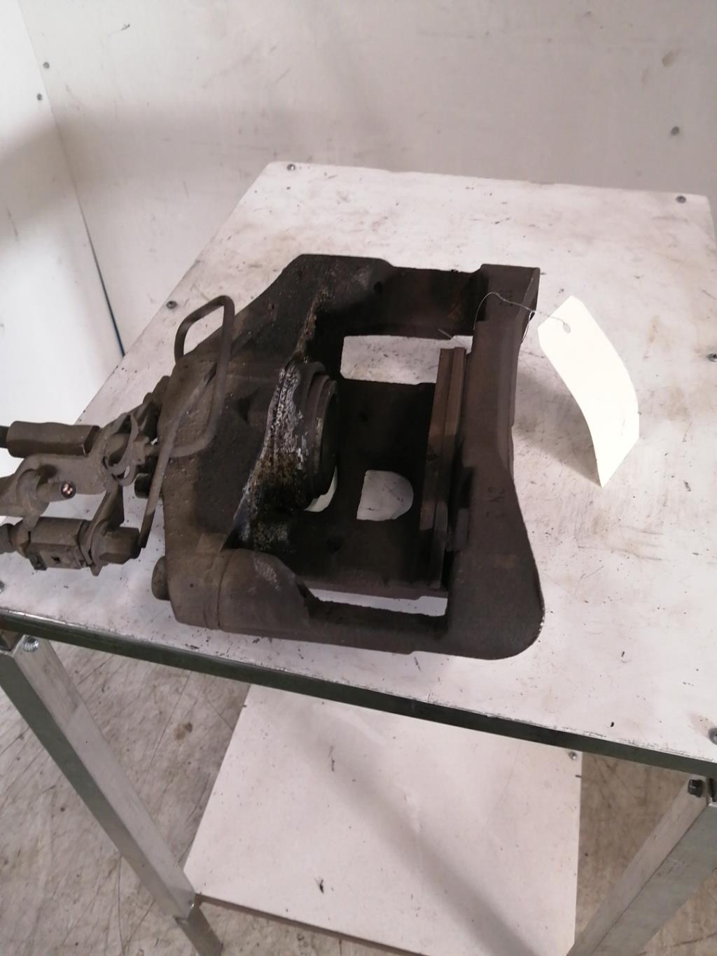 Etrier avant droit (freinage) AUDI A6 3 ALLROAD PHASE 1 BREAK Diesel - 1