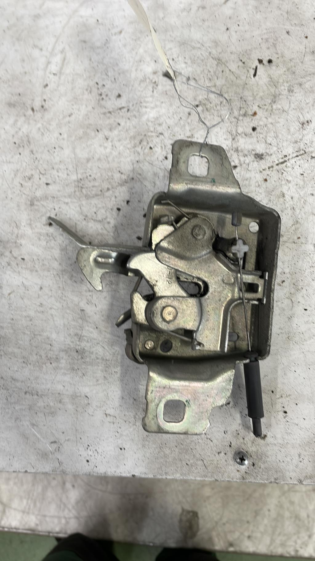 Fermeture de capot RENAULT KANGOO 2 PHASE 1  - 1
