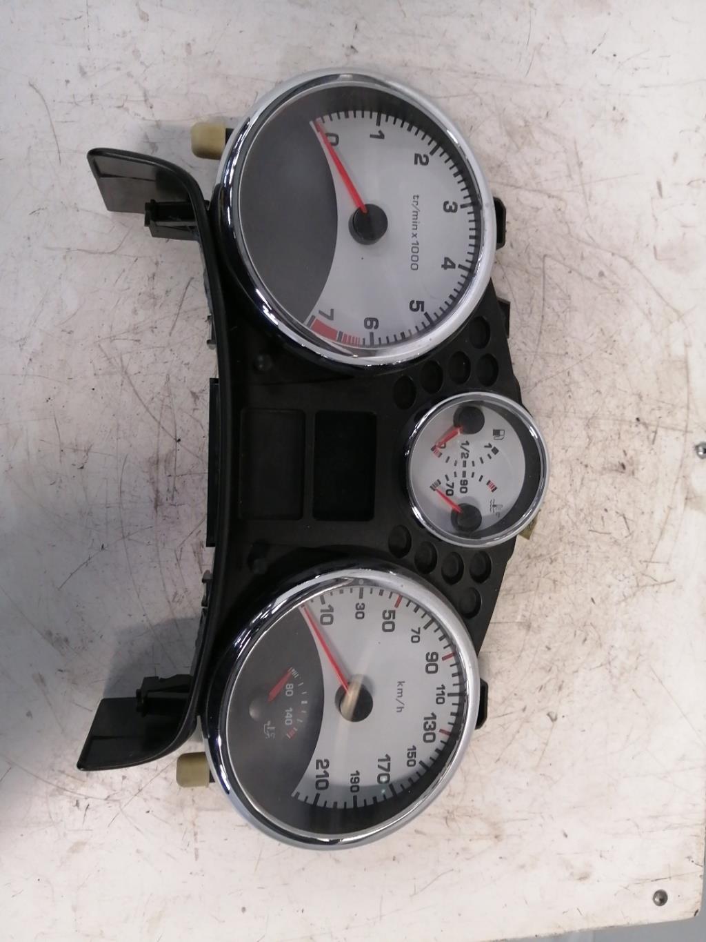 Compteur PEUGEOT 207 PHASE 1 BREAK Essence - 1