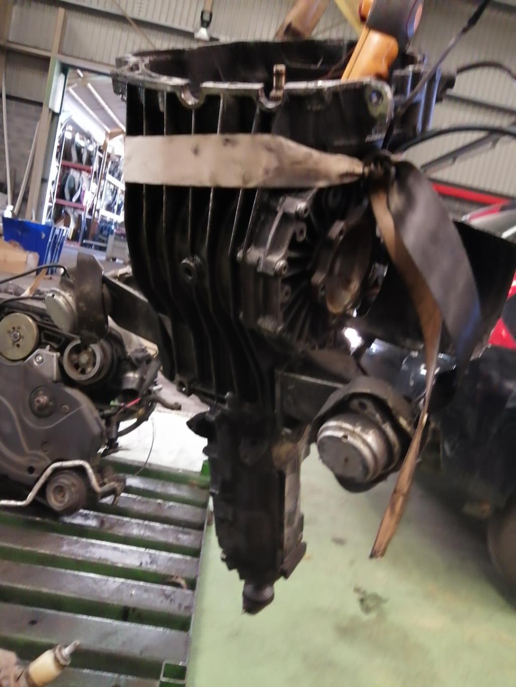 Boite de vitesses VOLKSWAGEN PASSAT 4 PHASE 2 BREAK Diesel - 1