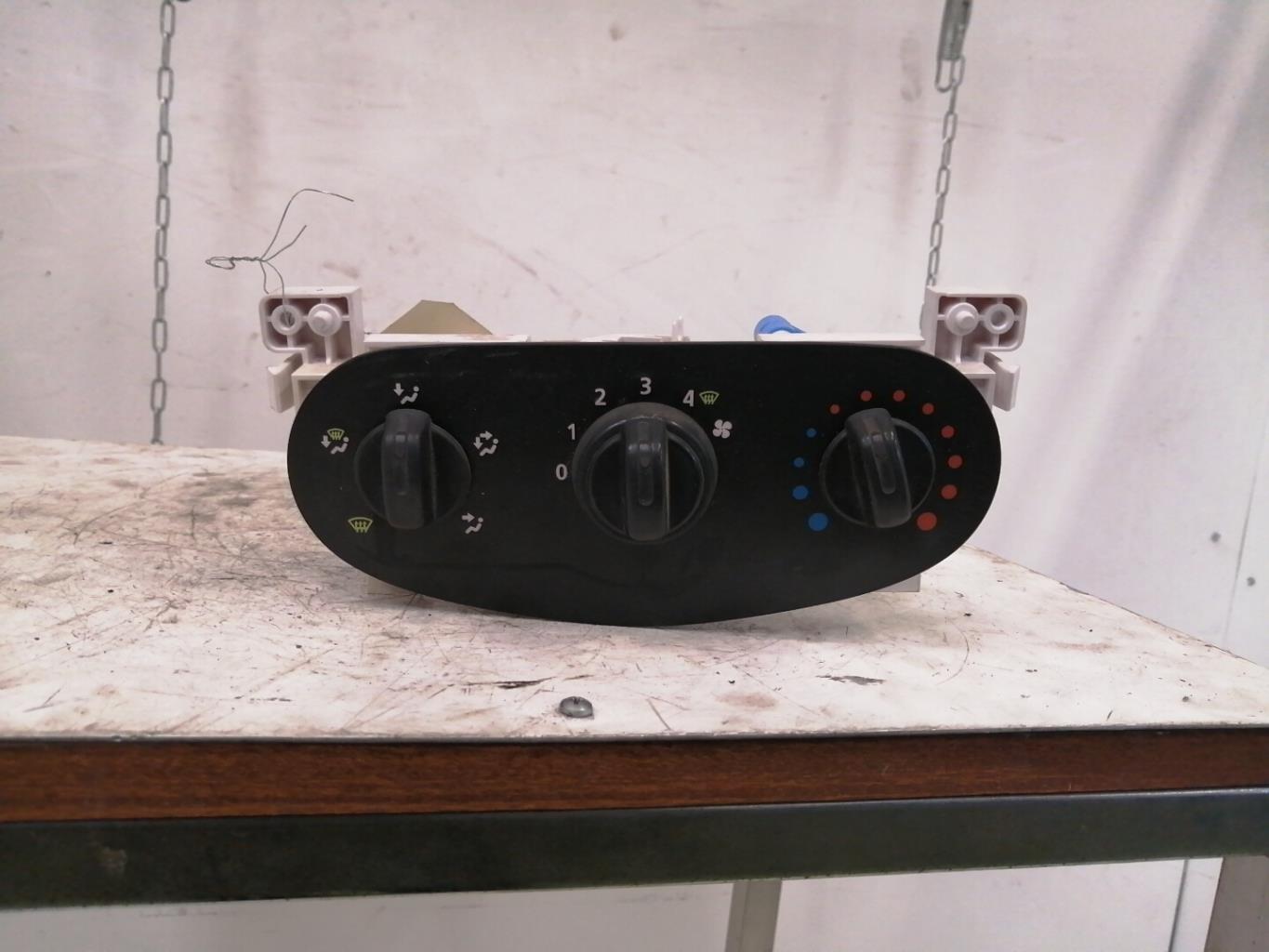 Commande chauffage DACIA SANDERO 1  - 1