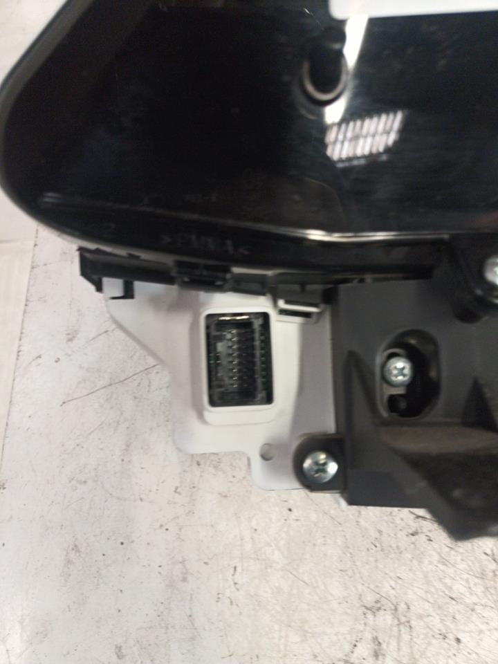 Compteur TOYOTA YARIS 2 PHASE 1  - 1