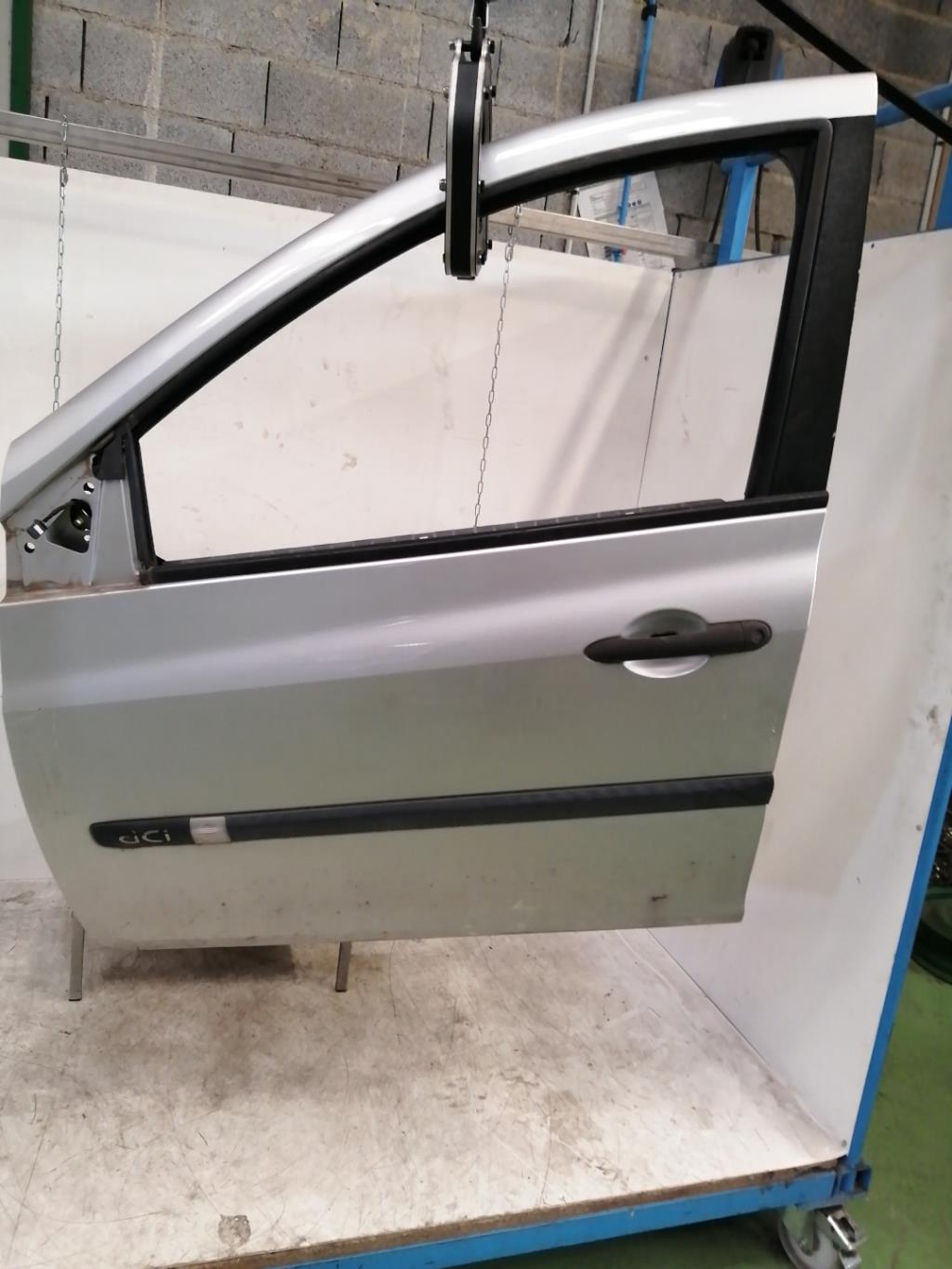 Porte avant gauche RENAULT CLIO 3 PHASE 1 Diesel - 1