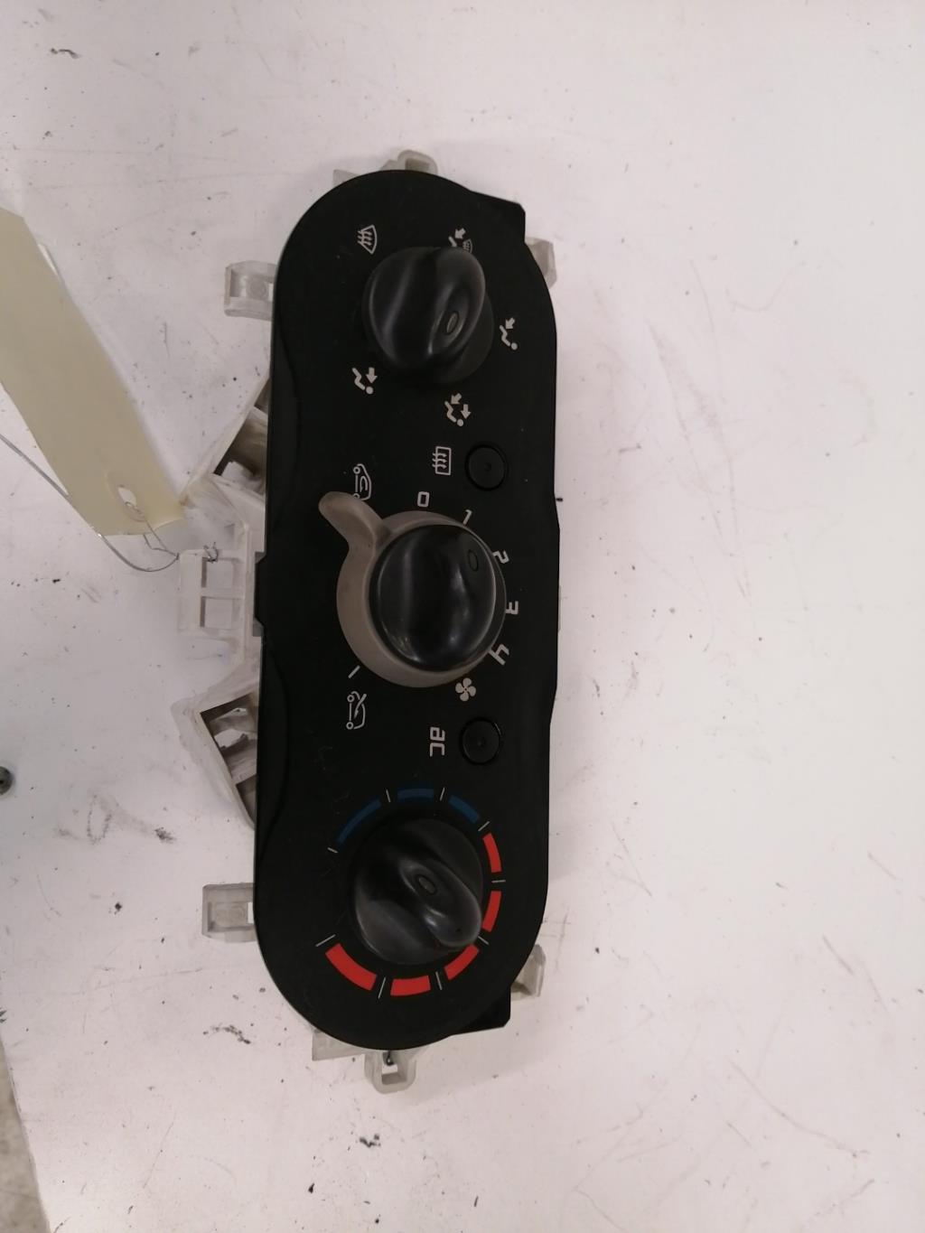 Commande chauffage RENAULT TWINGO 2 PHASE 1 Diesel - 1