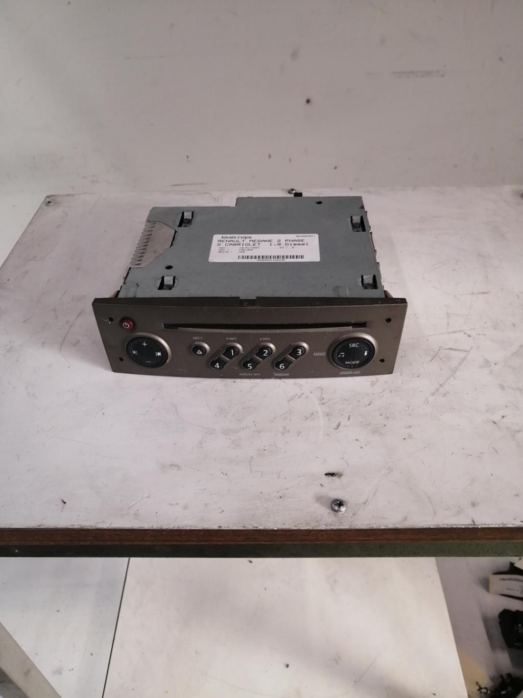 Autoradio d'origine RENAULT MEGANE 2 PHASE 2 CABRIOLET Diesel - 1