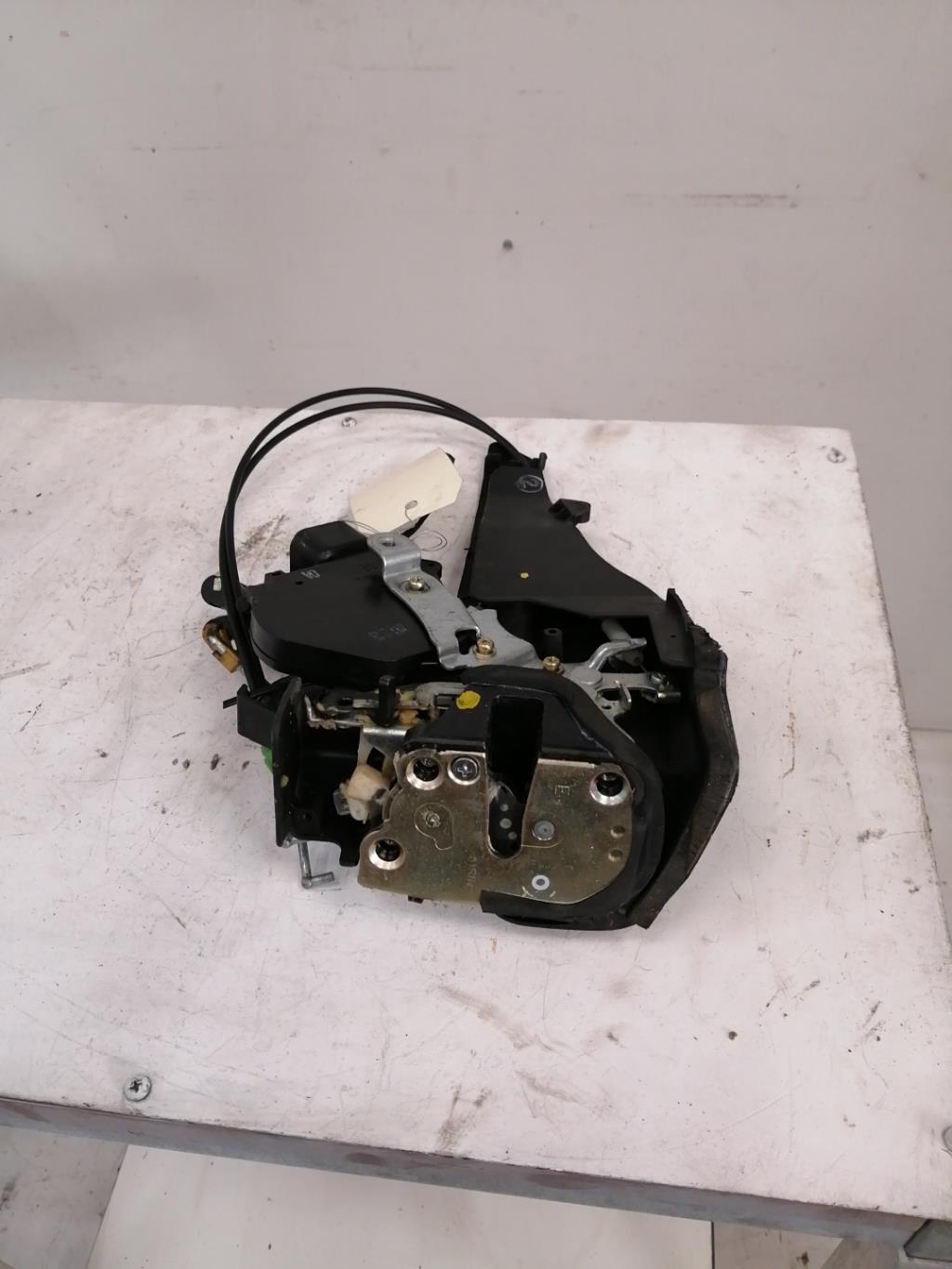 Serrure arriere droit TOYOTA RAV4 2 PHASE 1 Diesel - 1