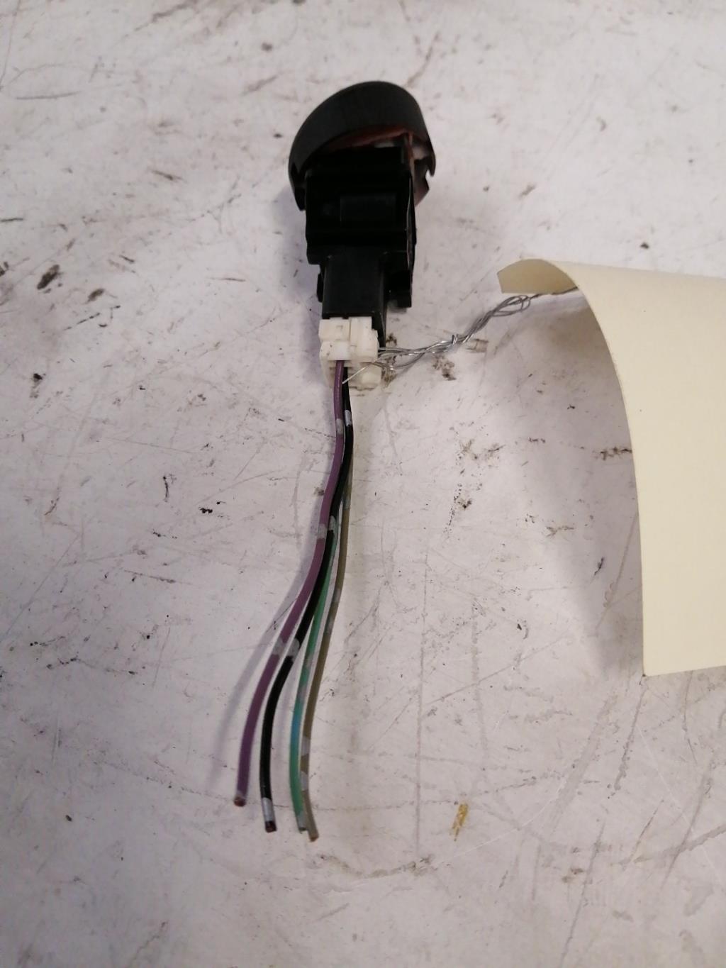 Bouton de warning NISSAN JUKE 1 PHASE 1 Diesel - 1