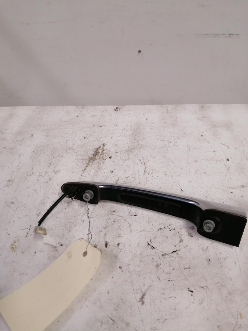 Poignee porte coffre droit MINI MINI 2 R55 CLUBMAN PHASE 1 BREAK Diesel - 1