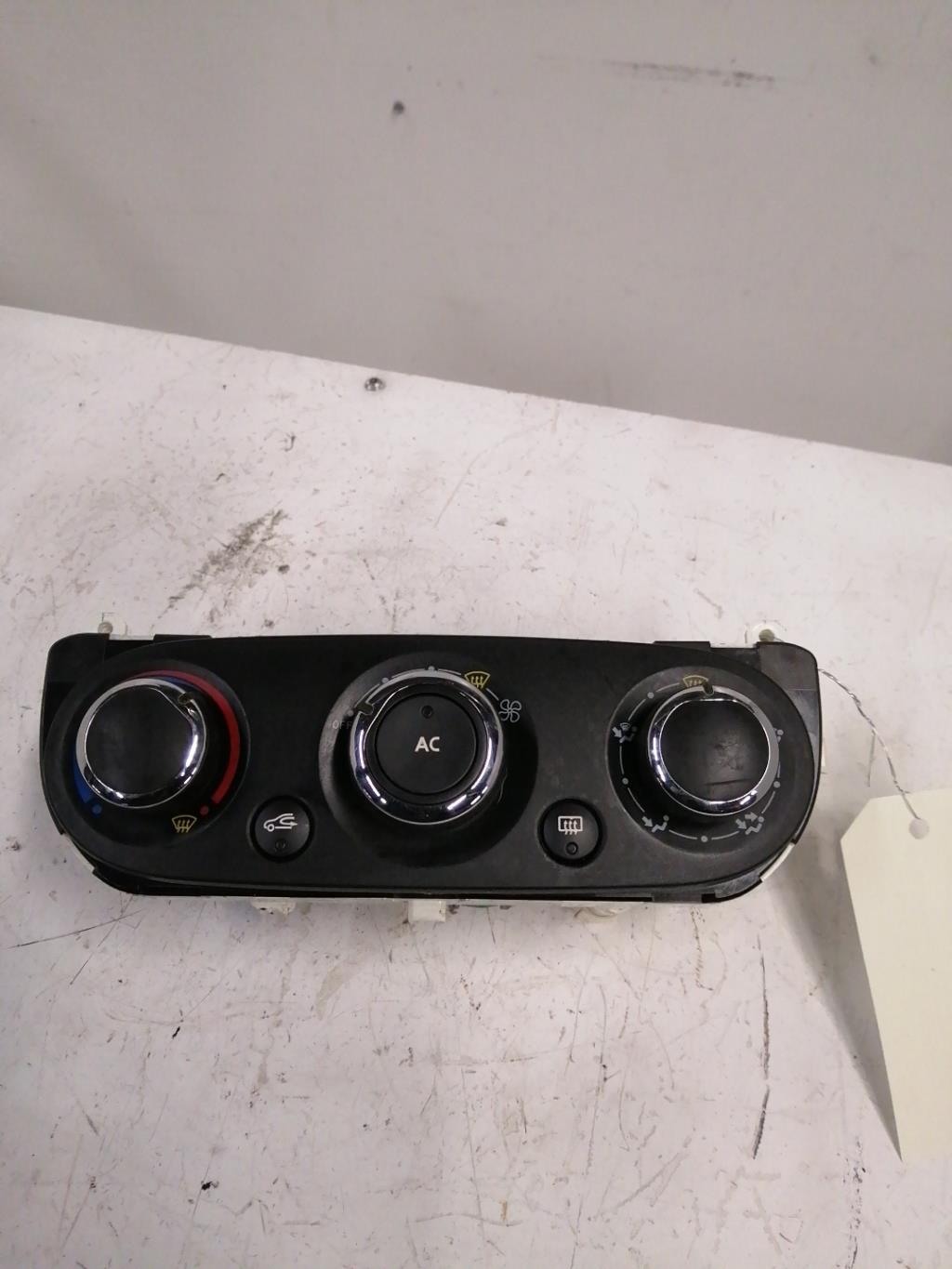 Commande chauffage RENAULT CLIO 4 PHASE 1 Diesel - 1
