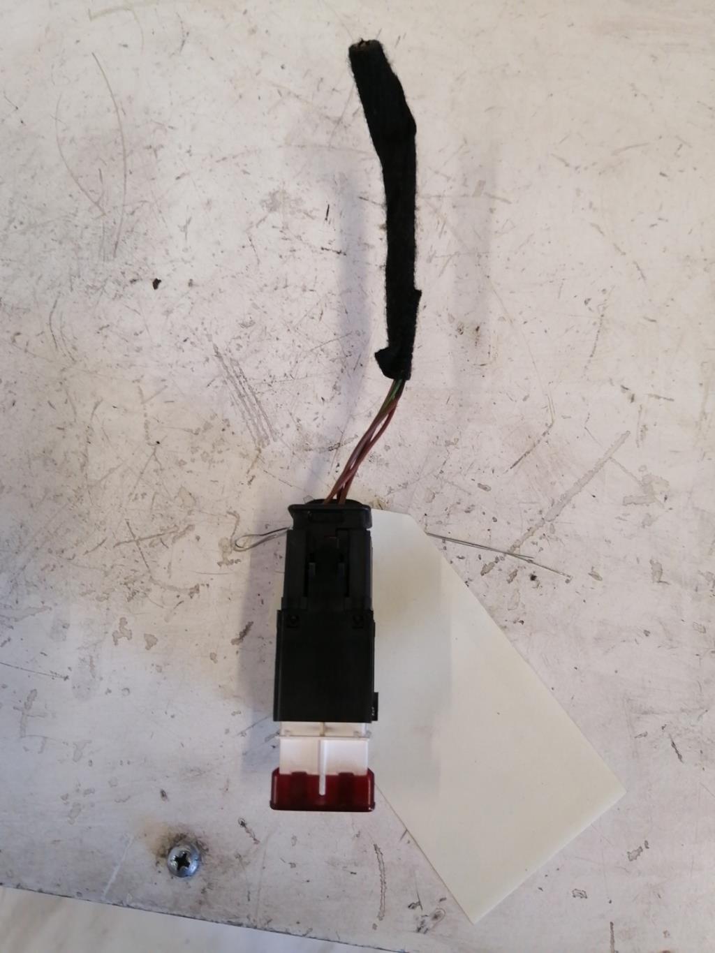 Bouton de warning VOLKSWAGEN PASSAT 5 CC COUPE Diesel - 1