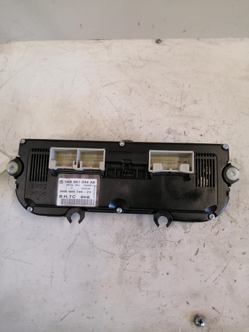 Commande chauffage VOLKSWAGEN PASSAT 5 CC COUPE Diesel - 1