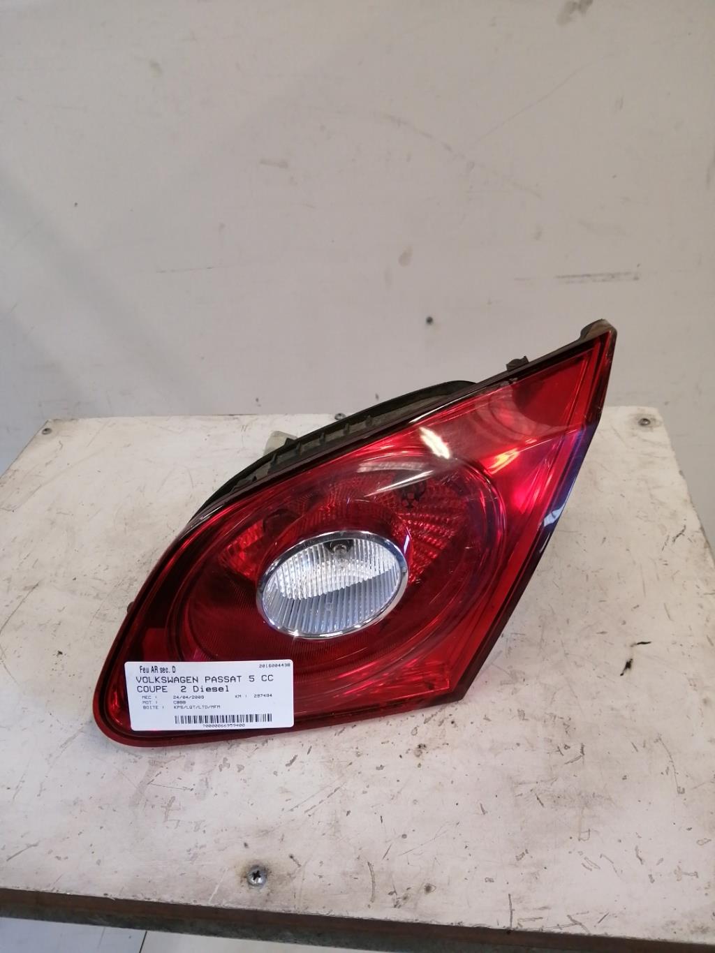 Feu arriere secondaire droit (feux) VOLKSWAGEN PASSAT 5 CC COUPE Diesel - 1