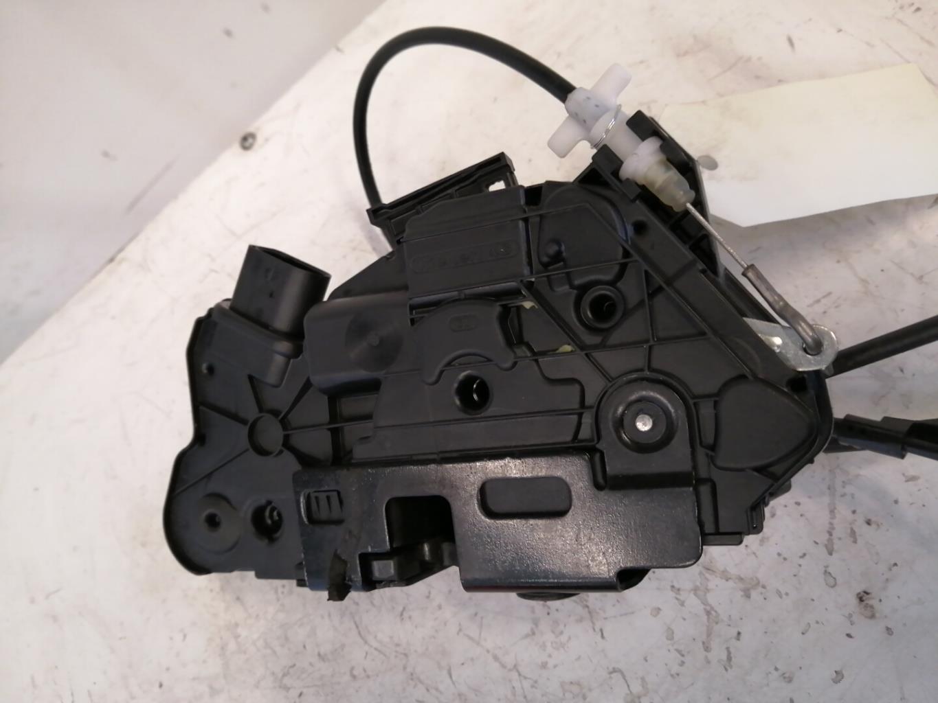 Serrure avant gauche VOLKSWAGEN PASSAT 5 CC COUPE Diesel - 1