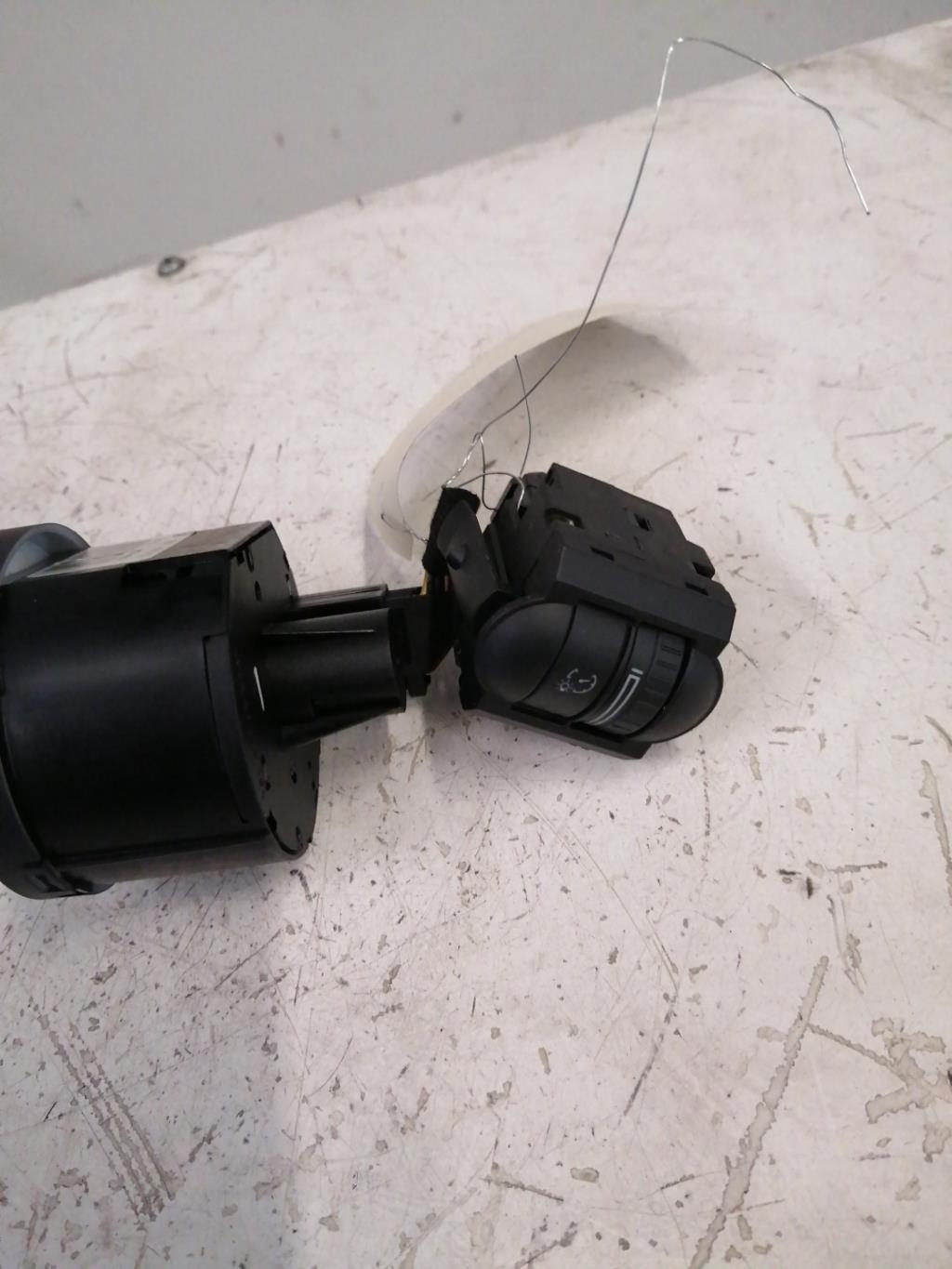 Commande de phare VOLKSWAGEN SCIROCCO 3 PHASE 1 COUPE Diesel - 1