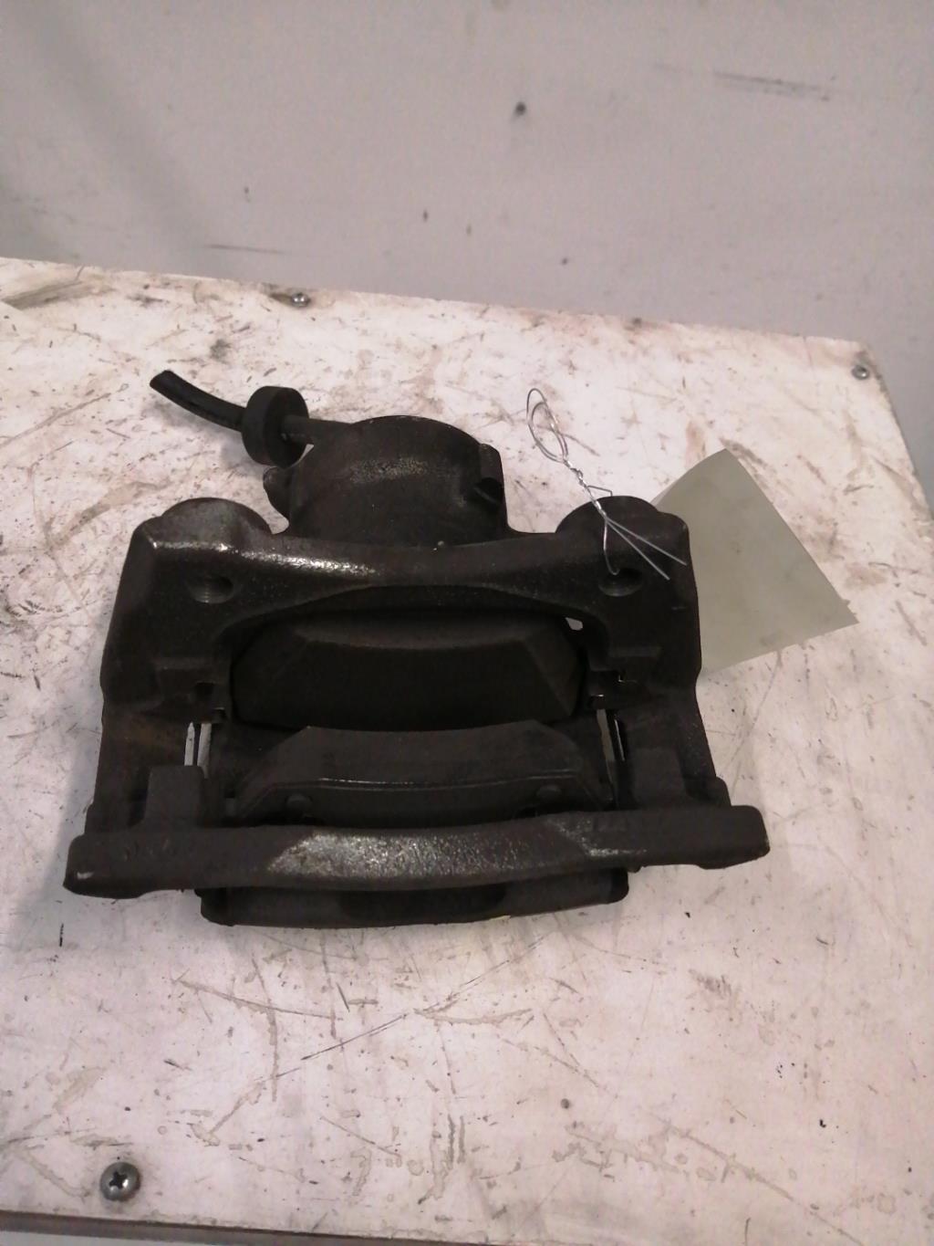 Etrier avant gauche (freinage) RENAULT CLIO 4 PHASE 2 Essence - 1