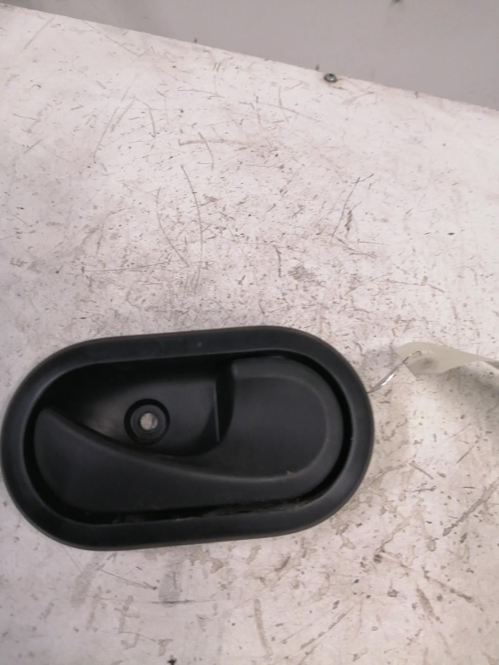 Poignee interieur avant droit DACIA DUSTER 1 PHASE 2 Diesel - 1