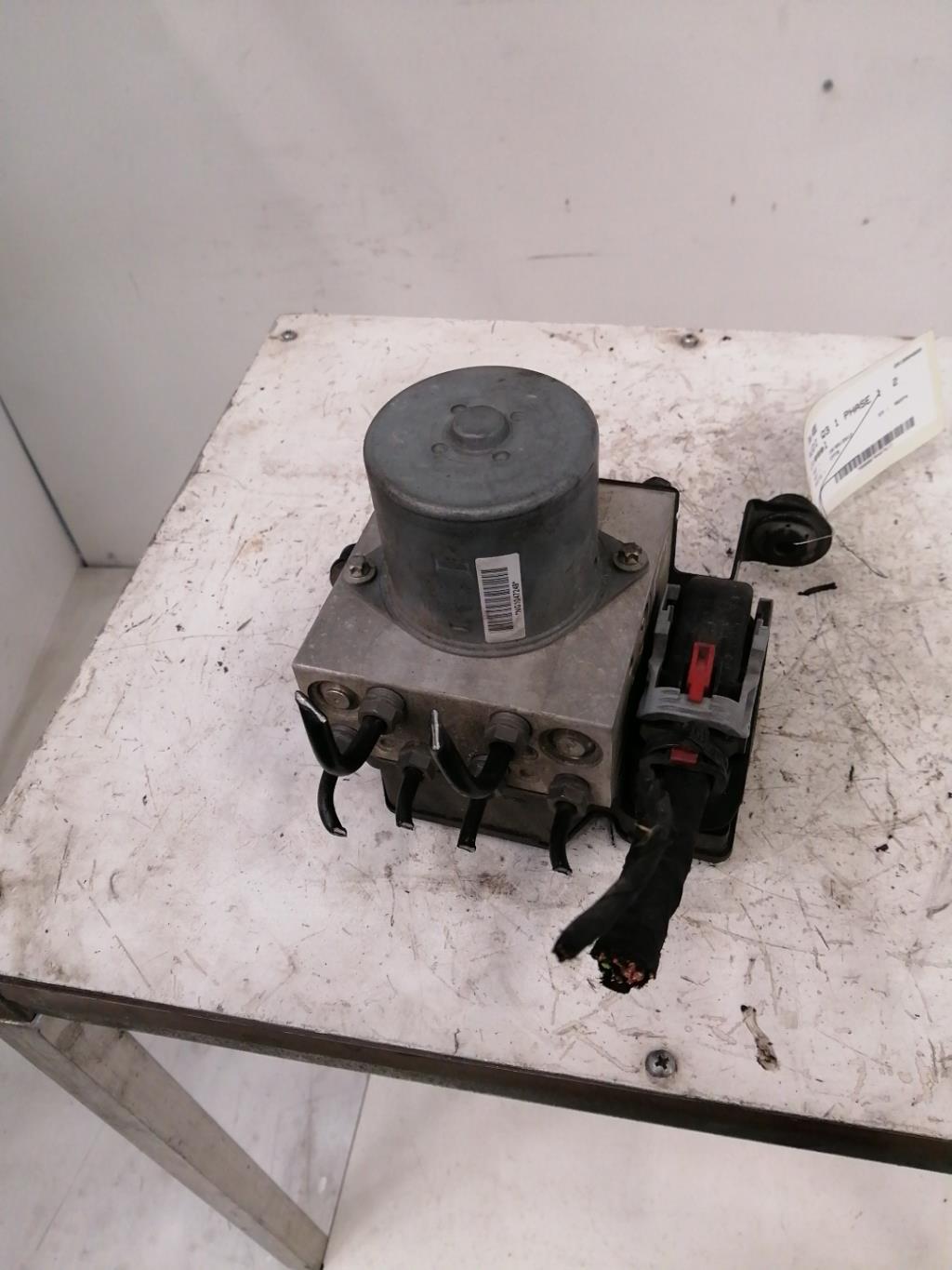 Bloc ABS (freins anti-blocage) AUDI Q3 1 PHASE 1 Diesel - 1