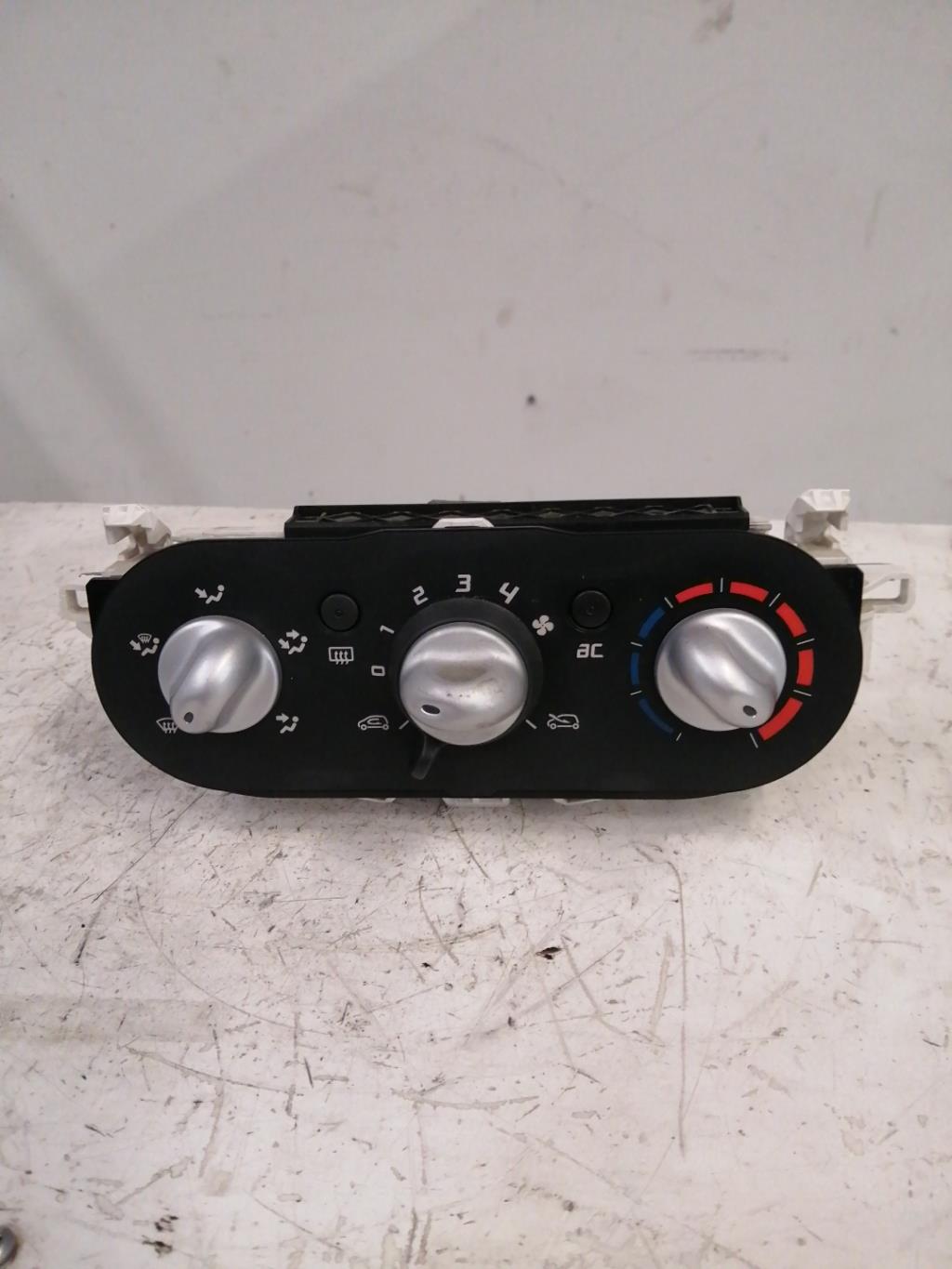 Commande chauffage RENAULT TWINGO 2 PHASE 2 Diesel - 1
