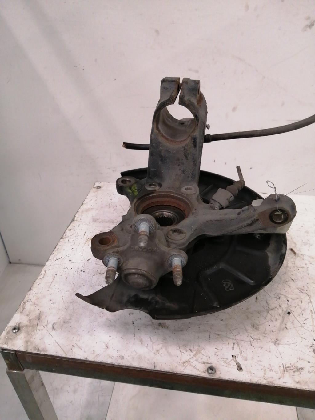 Moyeu avant droit AUDI Q3 1 PHASE 1 Diesel - 1