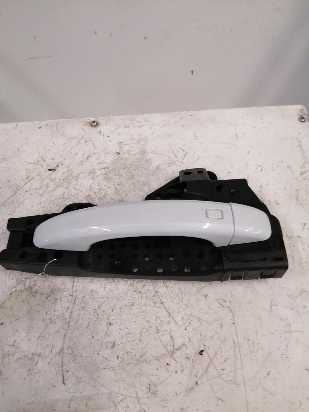 Poignee porte avant droit AUDI Q3 1 PHASE 1 Diesel - 1