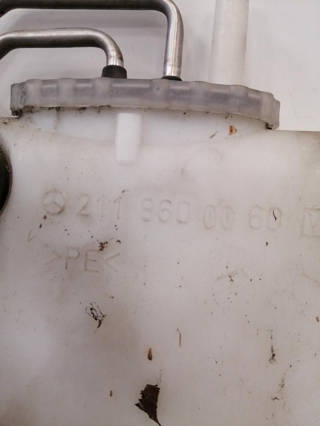 Vase de lave glace MERCEDES CLASSE E 211 PHASE 1 Diesel - 1