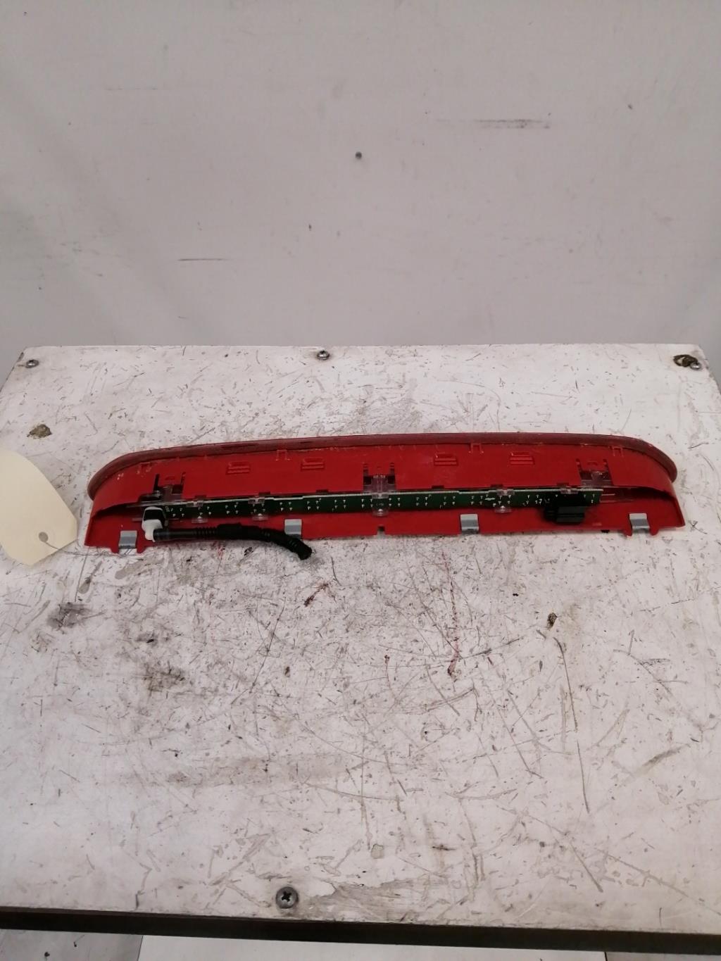 Feu arriere stop central VOLKSWAGEN GOLF 6 Diesel - 1