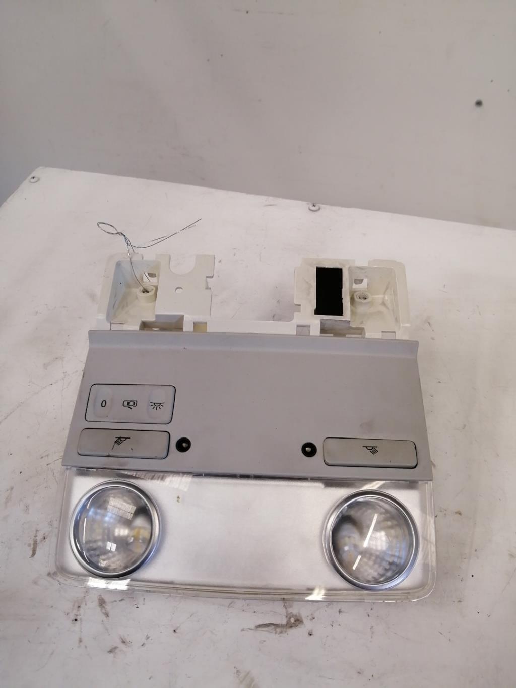 Eclairage de plafonnier VOLKSWAGEN GOLF 6 Diesel - 1